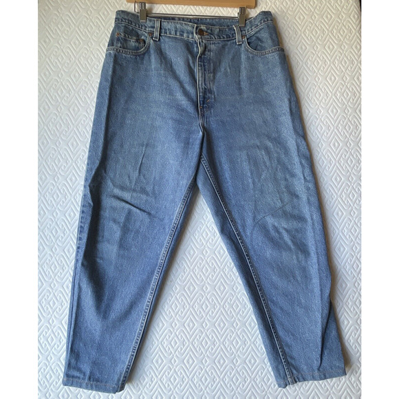 Vintage LEVIS 551 High Rise Mom Jeans Womens SIZE 16 SHORT Cropped Medium Wash - Picture 1 of 10